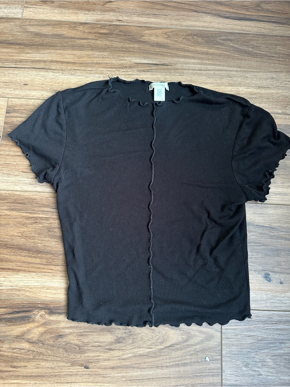 Bozzolo Black Ribbed Short Sleeve Tee with Lettuce-Edge